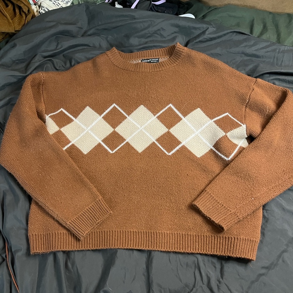SHEIN Men's Brown Argyle Crewneck Sweater